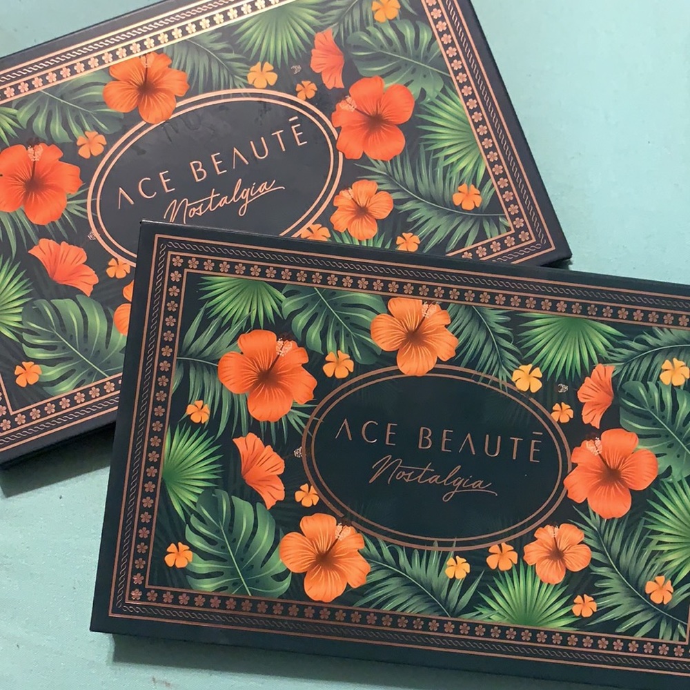 Ace Beautē Nostalgia eyeshadow pallet